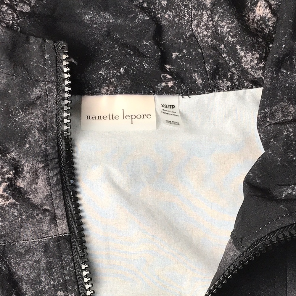 Set:Nanette Lepore Sleeveless Layer Vest - Picture 14 of 16